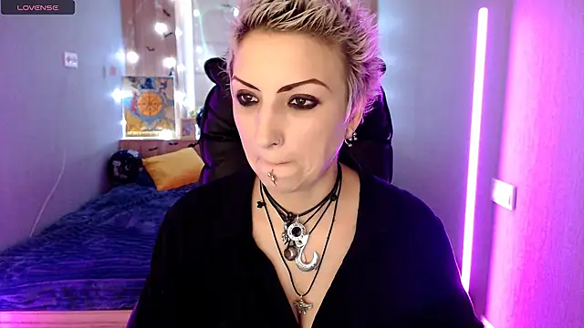 Snapshot of Sweet-n-Strong chatting on November 23, 6:56 am Sweet-n-Strong online show from November 23, 6:56 am