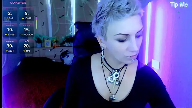 Snapshot of Sweet-n-Strong chatting on November 1, 8:08 am Sweet-n-Strong online show from November 1, 8:08 am