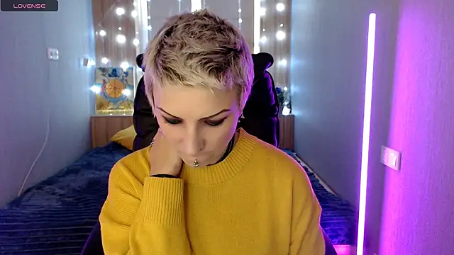 Snapshot of Sweet-n-Strong chatting on November 25, 6:58 am Sweet-n-Strong online show from November 25, 6:58 am