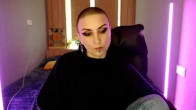 Sweet-n-Strong online show from April 19, 11:00 am