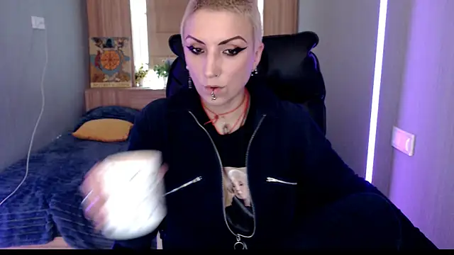 Sweet-n-Strong online show from May 15, 11:41 am