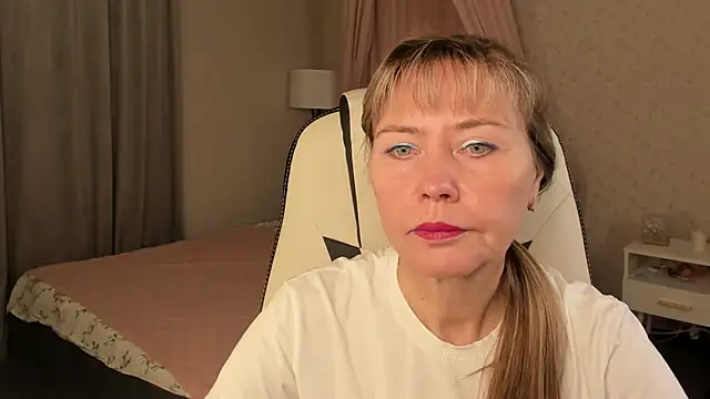 Carla Vogue online show from November 5, 3:20 am