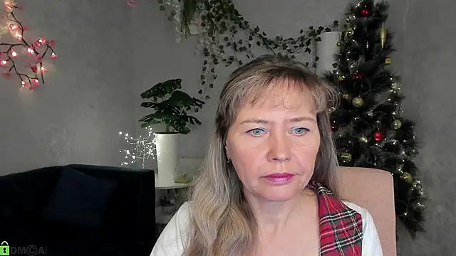 Carla Vogue online show from December 5, 10:58 am