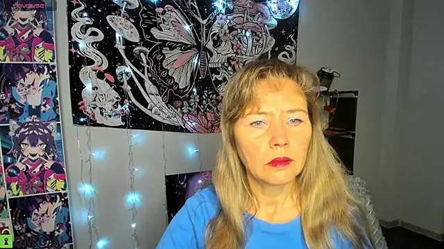 Carla Vogue online show from December 15, 3:01 am