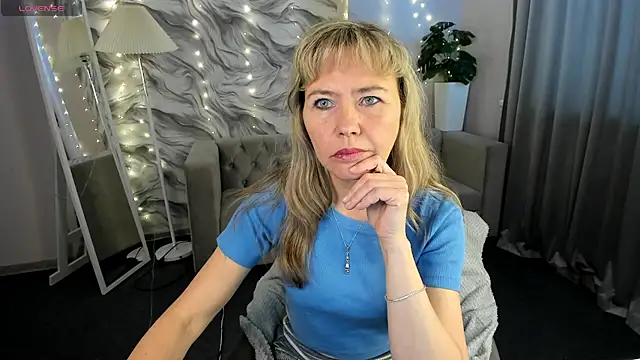 Carla Vogue online show from February 4, 11:16 am