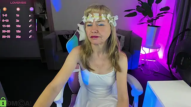 Carla Vogue online show from February 23, 11:00 am