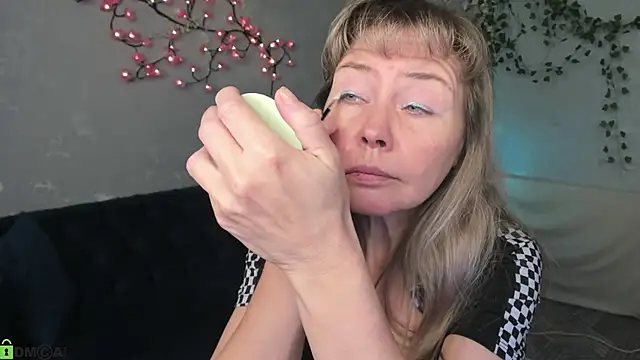 Carla Vogue online show from November 23, 3:05 am