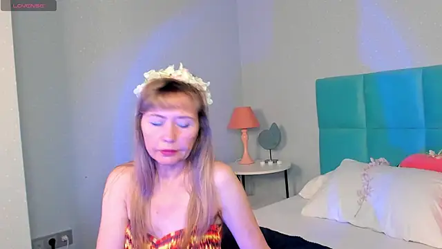 Carla Vogue online show from November 9, 3:43 am