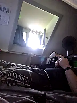 Snapshot of Christ1513 chatting on November 16, 8:08 am Christ1513 online show from November 16, 8:08 am