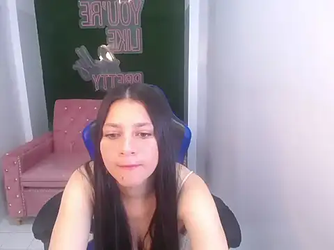 Snapshot of velvetvixen_t chatting on October 24, 2:05 pm velvetvixen t online show from October 24, 2:05 pm