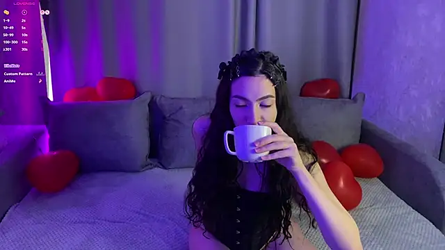 Mulan Lo online show from February 23, 7:36 pm