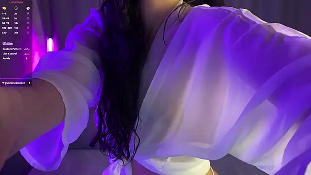 Mulan Lo online show from February 5, 6:59 pm