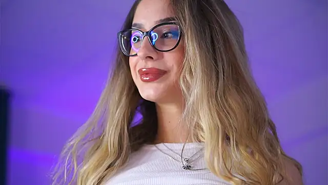 MaddieBryggs online show from November 29, 10:04 am