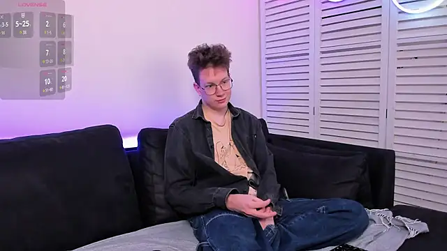 Snapshot of Teddy_Parker chatting on November 22, 7:51 am Teddy Parker online show from November 22, 7:51 am