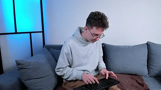 Snapshot of Teddy_Parker chatting on November 2, 7:57 am Teddy Parker online show from November 2, 7:57 am