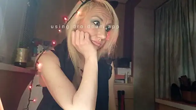 LilaniLoverx online show from April 14, 11:32 pm