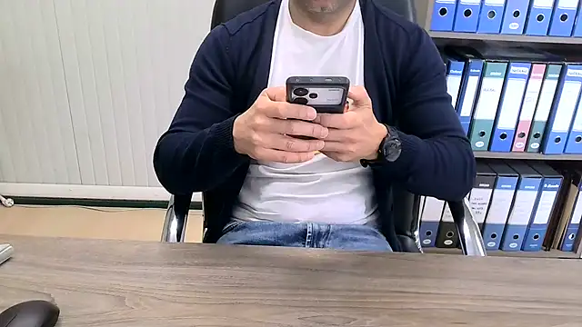 Evasionee online show from April 15, 6:30 am