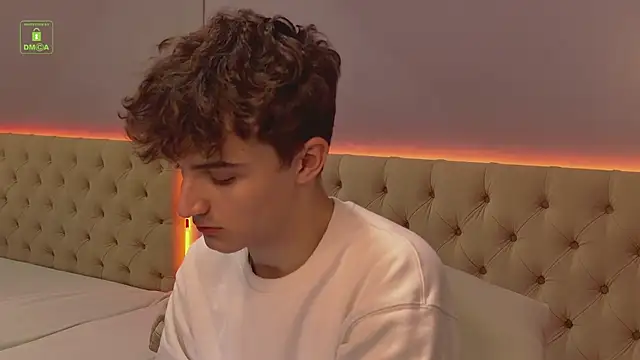 Snapshot of Richard_steele_hot chatting on November 6, 3:27 pm Richard steele hot online show from November 6, 3:27 pm