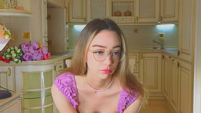 Snapshot of DeiraCharson chatting on November 8, 3:21 am DeiraCharson online show from November 8, 3:21 am