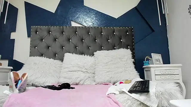 Snapshot of stefany_adams__ chatting on November 25, 3:01 pm stefany adams online show from November 25, 3:01 pm