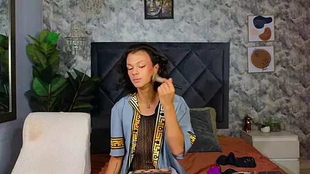 Snapshot of Indi_rave chatting on November 18, 1:25 pm Indi rave online show from November 18, 1:25 pm