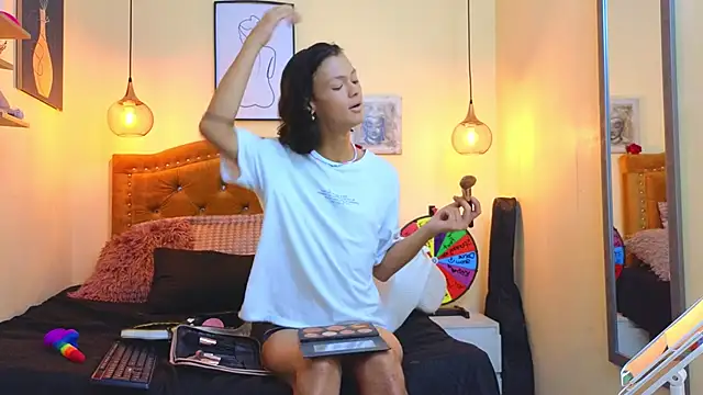 Snapshot of Indi_rave chatting on November 9, 3:16 pm Indi rave online show from November 9, 3:16 pm