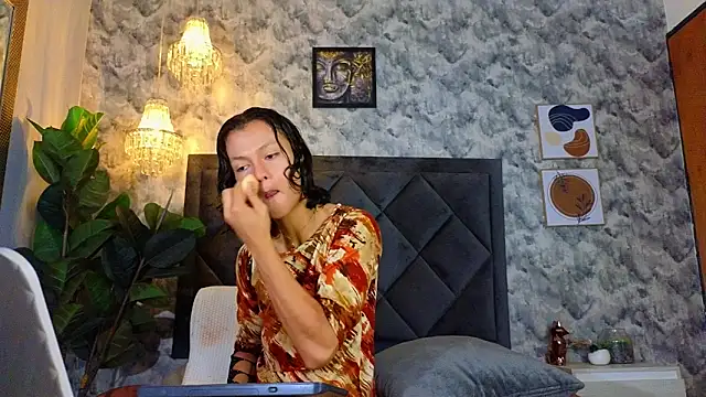 Snapshot of Indi_rave chatting on November 14, 1:37 pm Indi rave online show from November 14, 1:37 pm