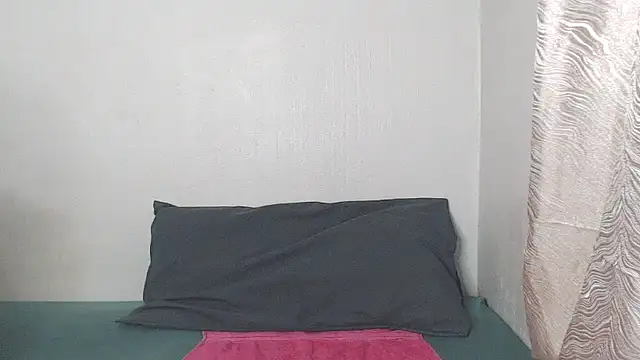 Snapshot of EbonyTinyX chatting on November 28, 1:39 am EbonyTinyX online show from November 28, 1:39 am