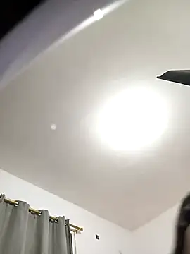 Snapshot of Angeeelina@xh chatting on December 14, 5:46 am Angeeelinaxh online show from December 14, 5:46 am