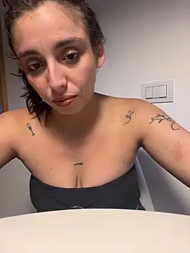 gigi333regi online show from February 22, 11:06 pm