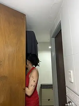 Snapshot of gigi333regi chatting on December 4, 1:48 am gigi333regi online show from December 4, 1:48 am