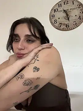 gigi333regi online show from December 21, 2:30 pm