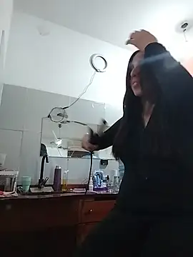 gigi333regi online show from May 27, 4:31 am