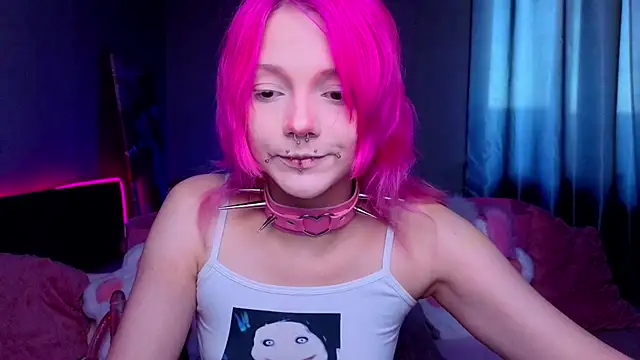 Snapshot of KittieHeart chatting on June 30, 2:55 am KittieHeart online show from June 30, 2:55 am