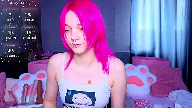 Snapshot of KittieHeart chatting on July 5, 4:06 am KittieHeart online show from July 5, 4:06 am