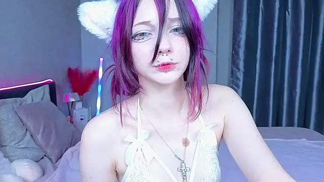 Snapshot of KittieHeart chatting on October 25, 8:09 pm KittieHeart online show from October 25, 8:09 pm