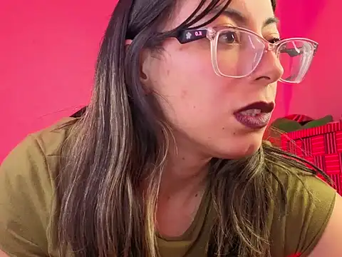 zylla storn online show from December 16, 8:18 am