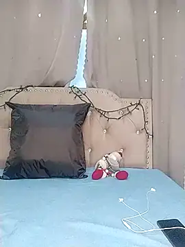 eva delight  online show from November 18, 11:02 am