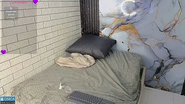 eva delight  online show from March 24, 11:10 am