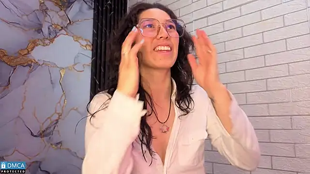 eva delight  online show from March 29, 12:07 pm