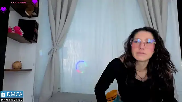 eva delight  online show from February 25, 11:10 am