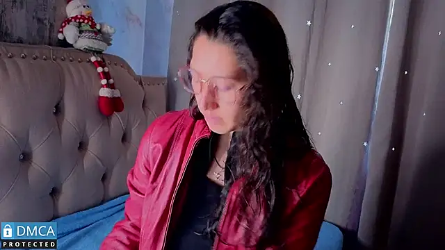 eva delight  online show from November 13, 11:25 am