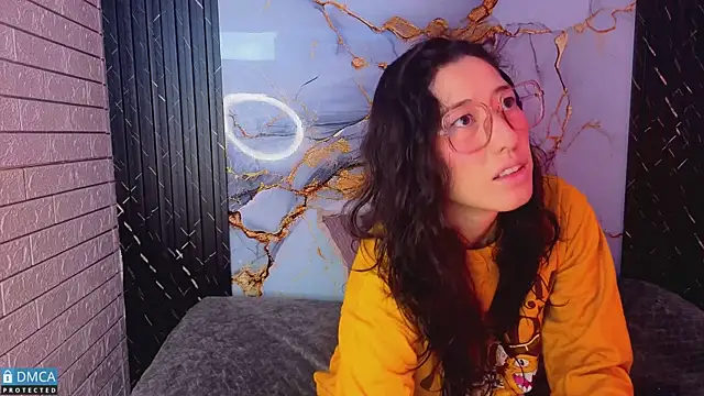 eva delight  online show from March 19, 11:32 am