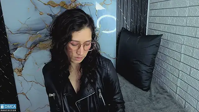 eva delight  online show from March 31, 12:07 pm