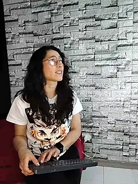 eva delight  online show from May 28, 12:11 pm