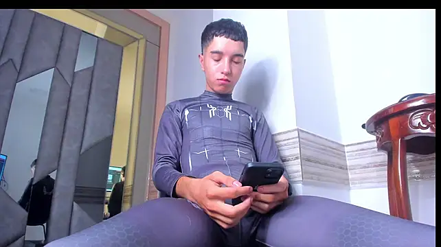 Snapshot of Dallen_Grant chatting on February 13, 8:58 am Dallen Grant online show from February 13, 8:58 am