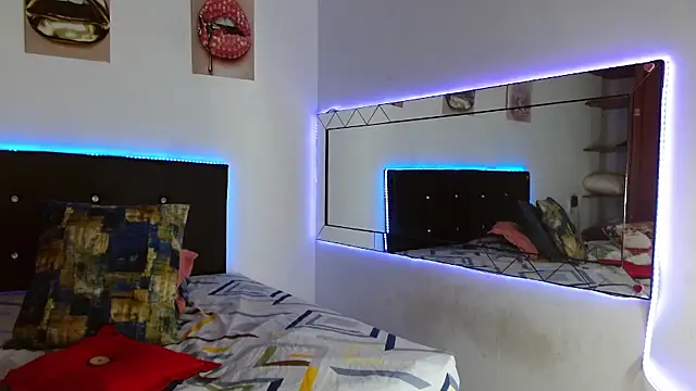 Snapshot of antonella_pink2 chatting on October 31, 4:03 pm antonella pink2 online show from October 31, 4:03 pm