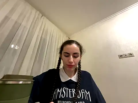 Snapshot of _my_Khaleesi_ chatting on November 4, 4:33 pm my Khaleesi online show from November 4, 4:33 pm