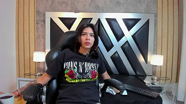 CloePerson online show from January 6, 3:49 pm