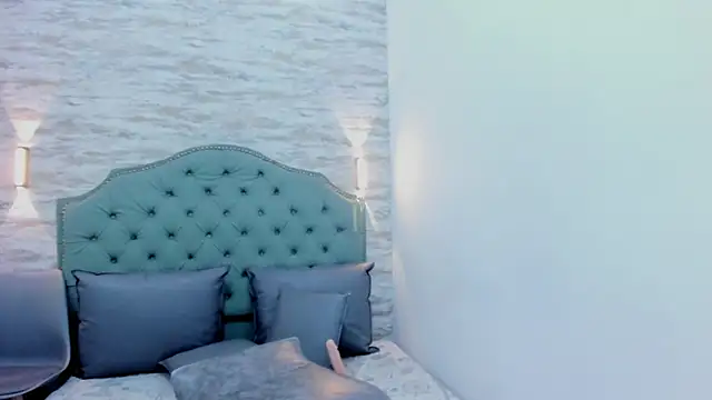 PariisTaylor online show from October 30, 7:22 pm